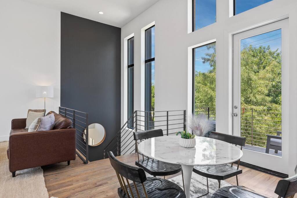 Beautiful Perfectly Located Luxury 2 Bed Townhome Dallas Eksteriør bilde
